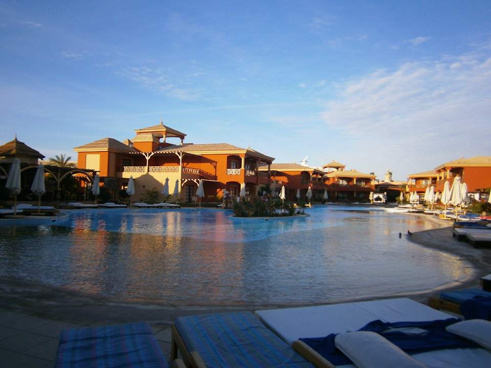 Poolanlage im 400 Bereich Pickalbatros Alf Leila Wa Leila Resort - Neverland Hurghada