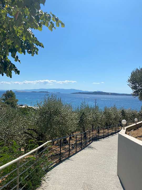 Außenansicht Akrathos Beach Hotel