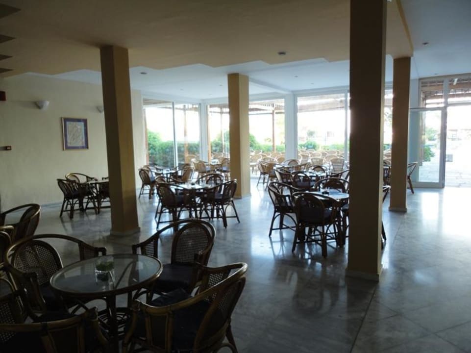 Лобби-бар Dessole Dolphin Bay Resort