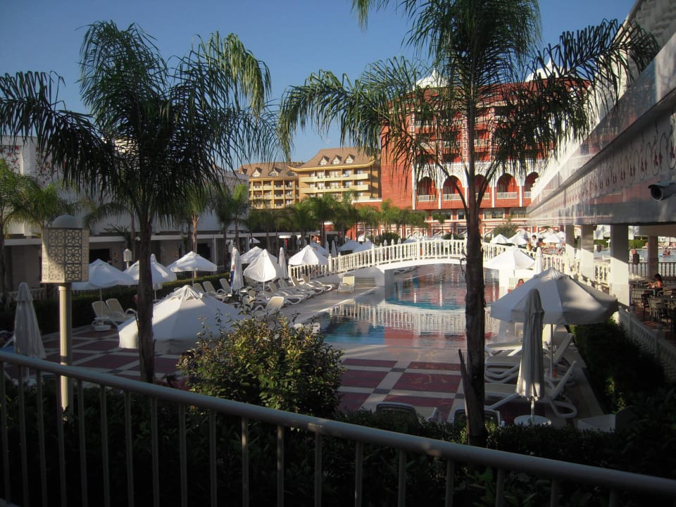 Vom Strand ins Hotel Royal Taj Mahal Hotel