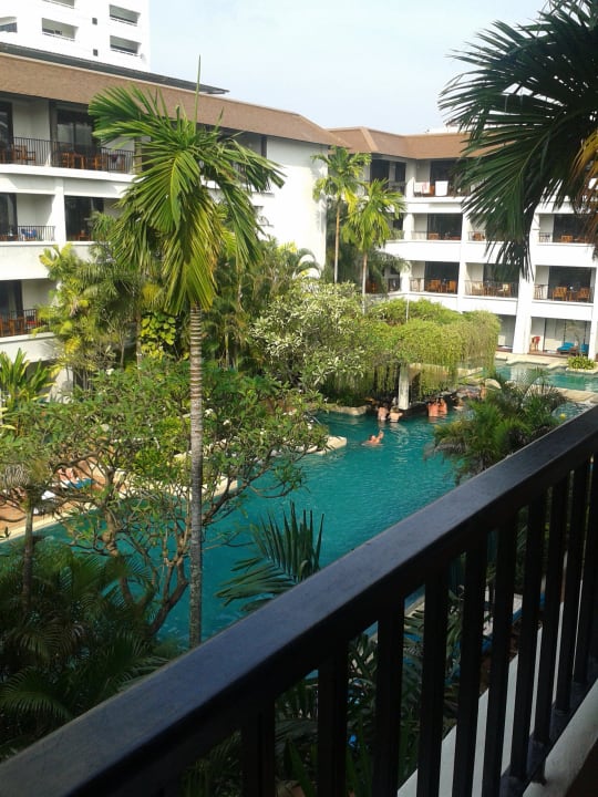 Pool DoubleTree by Hilton Phuket Banthai Resort