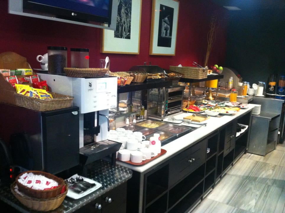Frühstück Hotel Avenida Gran Via