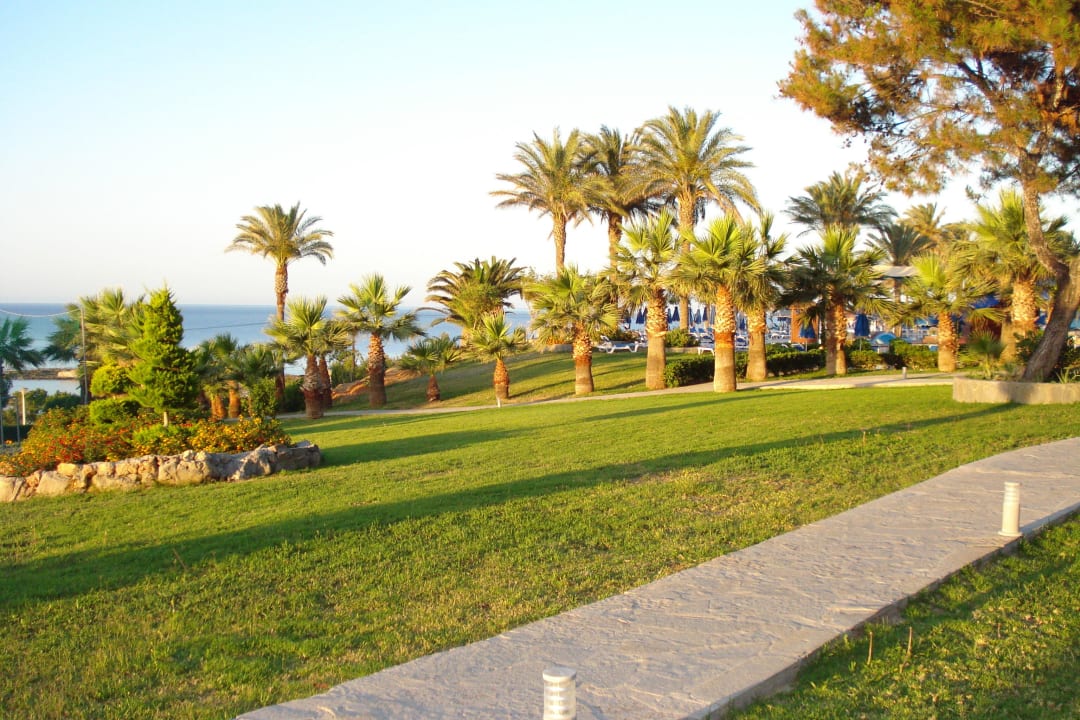 Schöner gepflegter Garten mit Blick aufs Meer Rodos Princess Beach Hotel & Spa