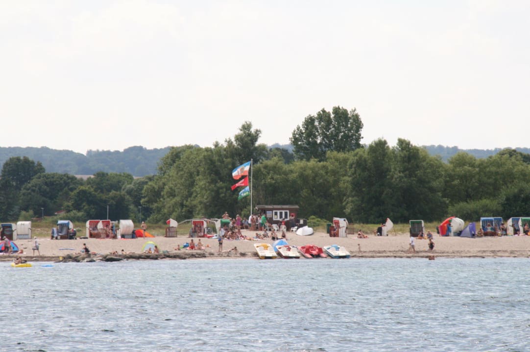 Blick von der Ostsee auf den Badestrand Ferien- & Campinganlage Schuldt
