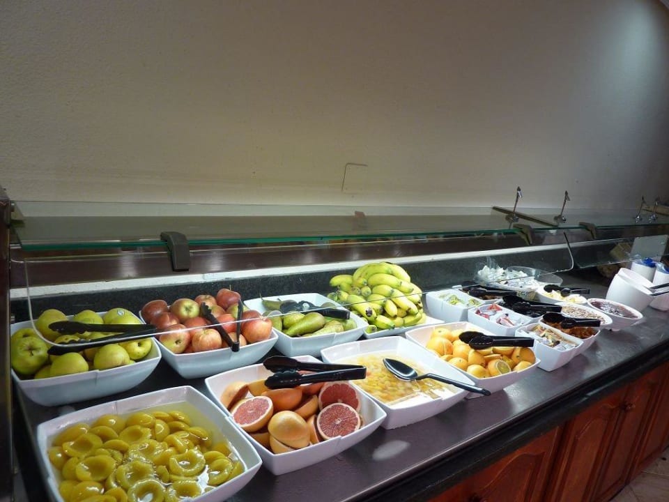 Büffet optisch gut, Speisen gut. BLUESEA Lagos de Cesar