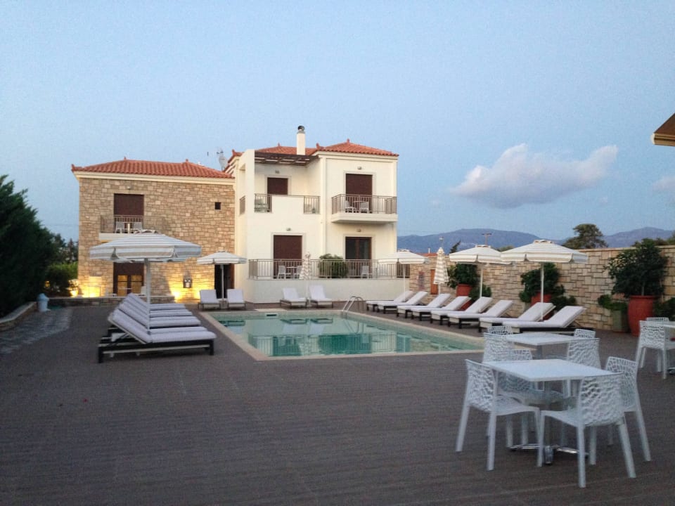 Blick von der Rezeption zum Pool Hotel Elafonisos Diamond Resort