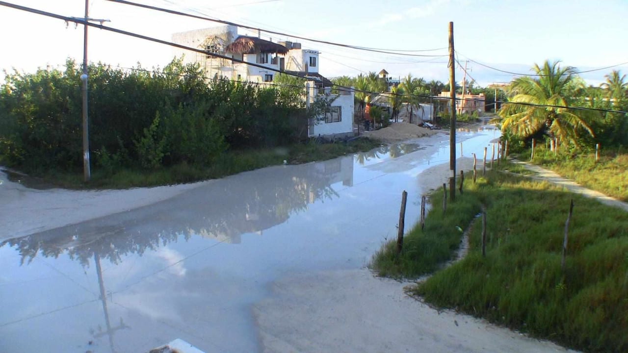 'Hauptstraße' Richtung Ort Holbox Hotel Xaloc Resort