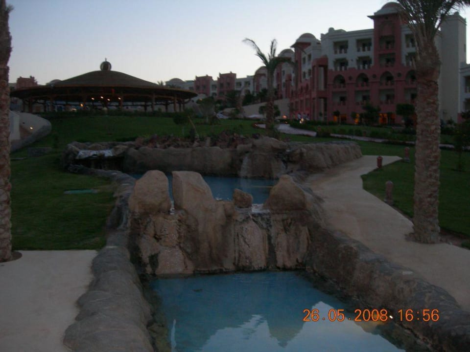 Basen o zmroku Serenity Alpha Beach