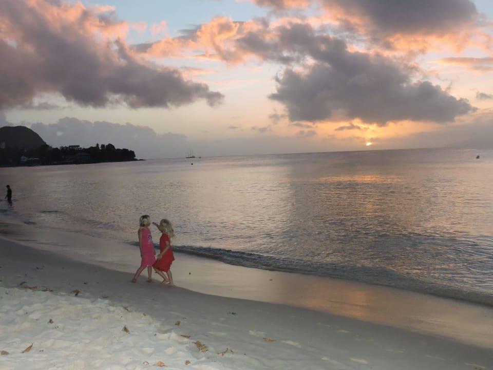 Sonnenuntergang Berjaya Beau Vallon Bay Resort & Casino