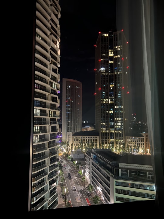 Zimmer NH Collection Frankfurt Spin Tower
