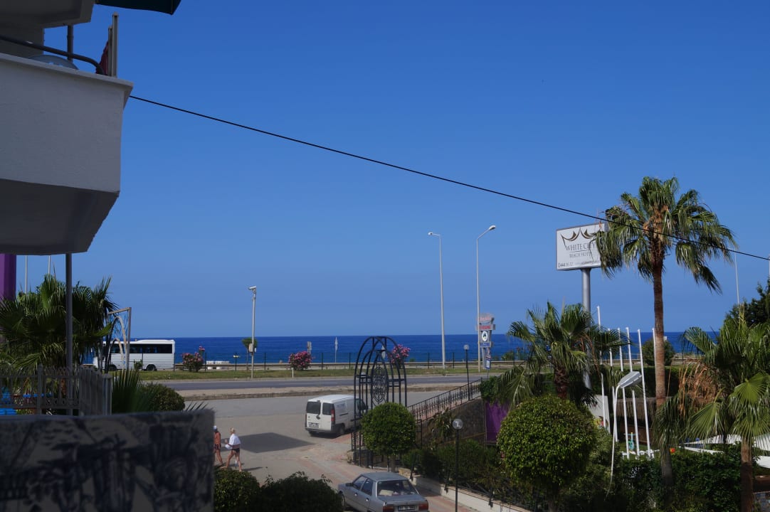 Подземный переход Club Hotel Anjeliq