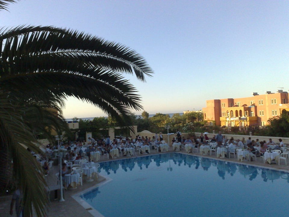 Griechischer Abend am Pool Vantaris Luxury Beach Resort