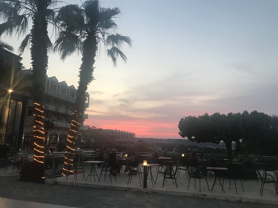 Außenansicht Kresten Palace Hotel