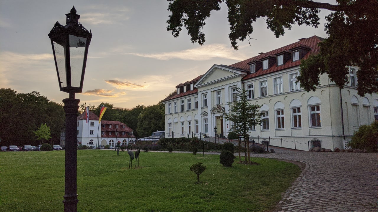 Außenansicht Seeschloss Schorssow