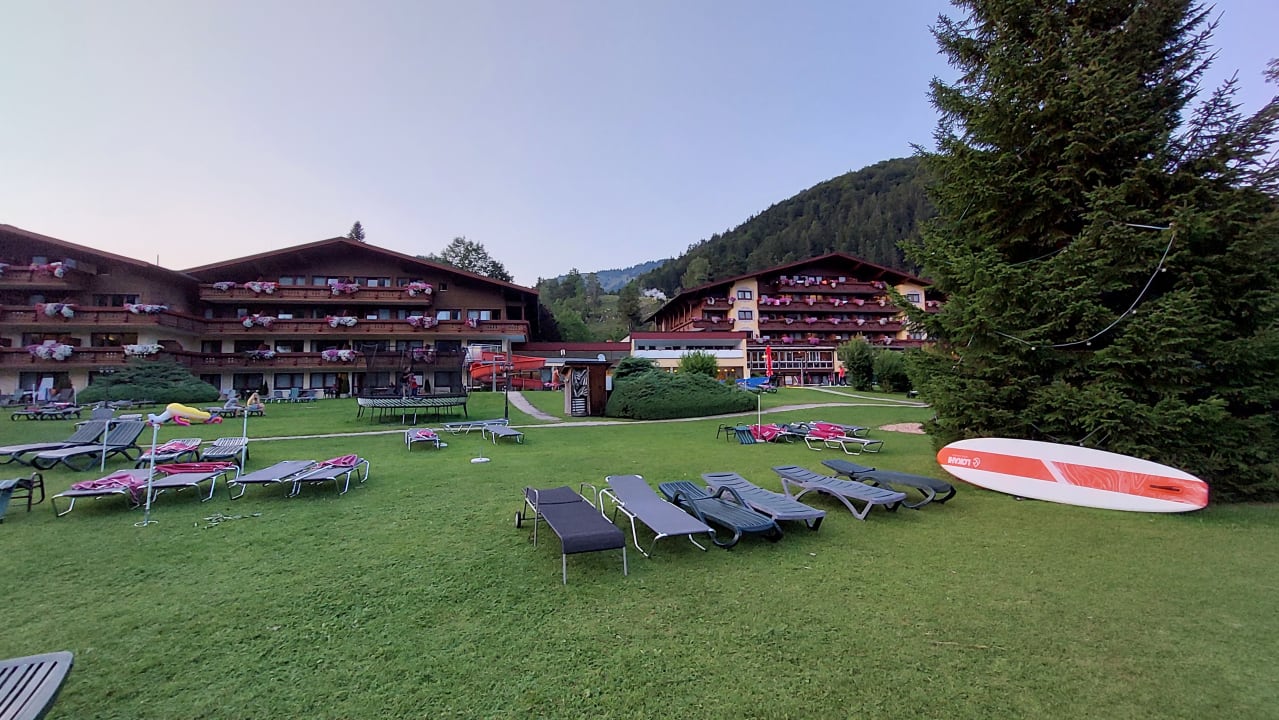 Außenansicht Hotel Bellevue am See