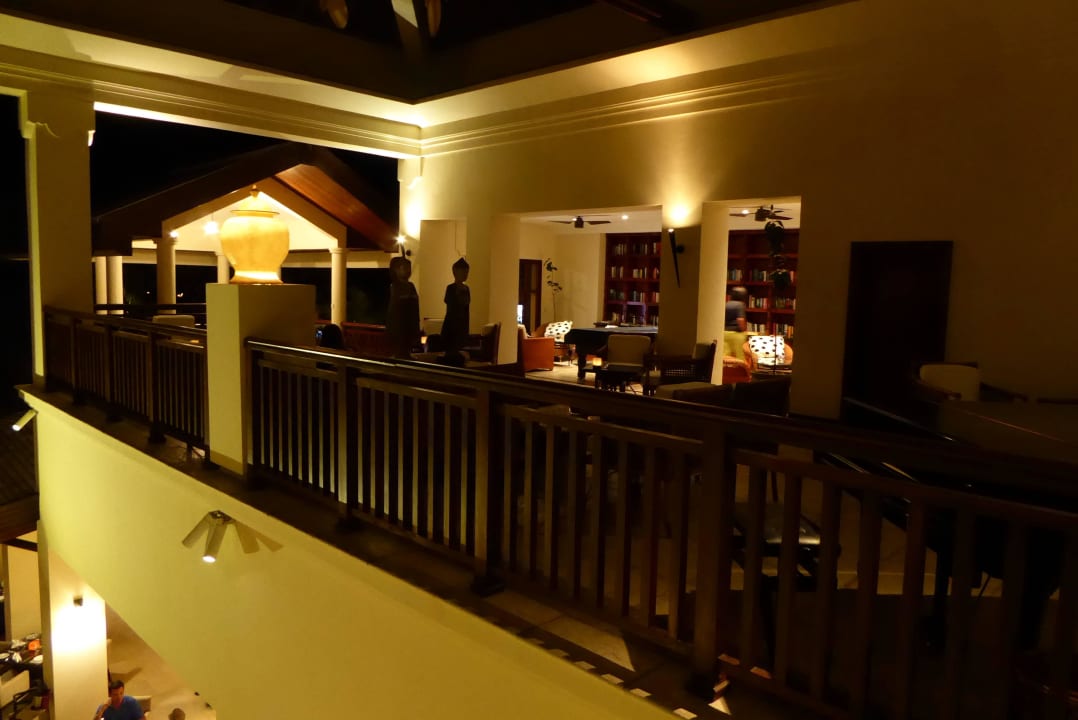 Vista-Bar mit Bücherecke Hilton Mauritius Resort & Spa
