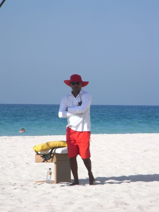 Lifeguard vom Hyatt Park Hyatt Abu Dhabi Hotel and Villas