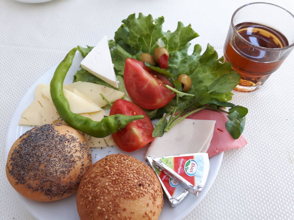 Frühstück ... ok, interessiert keinen. :) Lonicera Resort & Spa Hotel