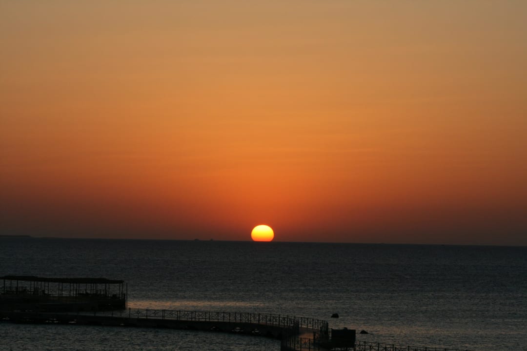 ...grandioser Sonnenaufgang... Titanic Beach Spa & Aqua Park
