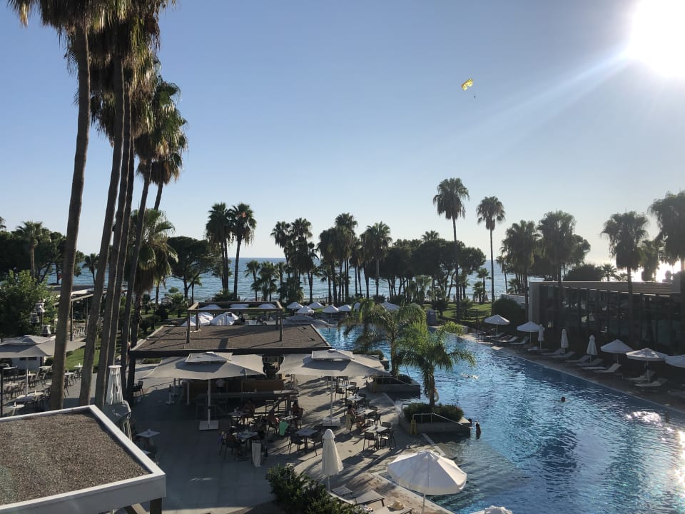 Ausblick Acanthus Cennet Barut Collection