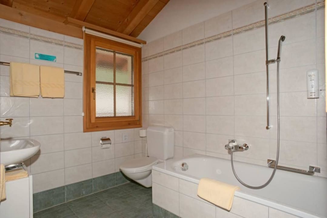 Badezimmer mit Badewanne Hotel Landgasthof Staila