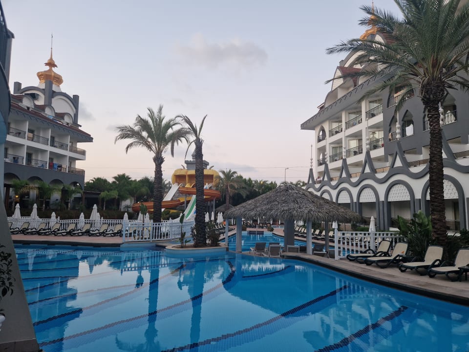 Pool Well Palace Side