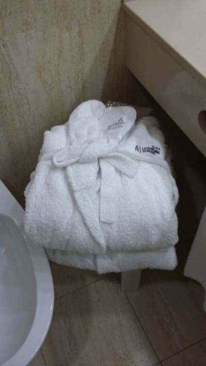 Die Bademäntel inkl. Schlappen für Wellness Alexandre Hotel Gala