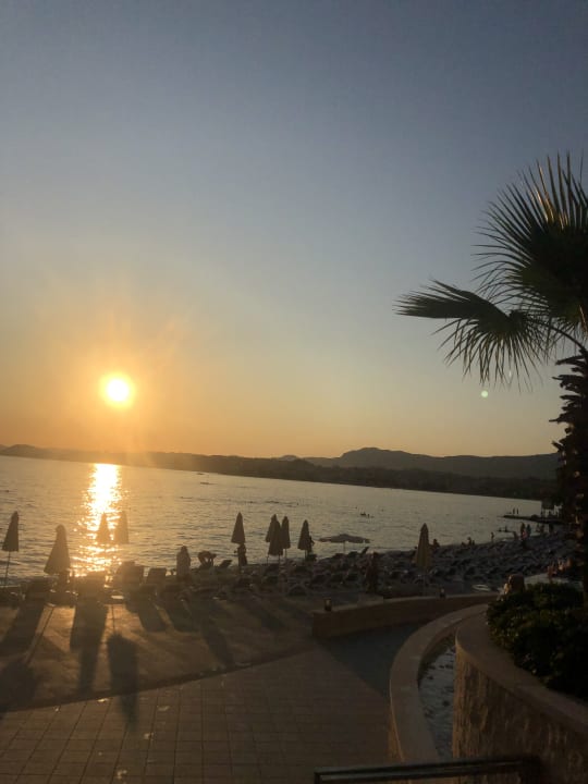 Strand Le Méridien Lav Split