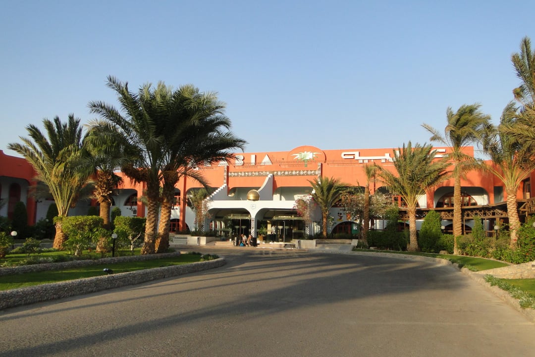 Das Hotel von aussen Arabia Azur Resort