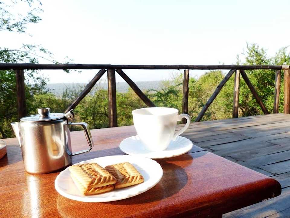 Wake-Up Frühstück mit Blick auf den See Hotel Mantana Tented Camp