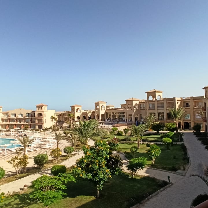 Außenansicht Pensée Royal Garden Beach Resort