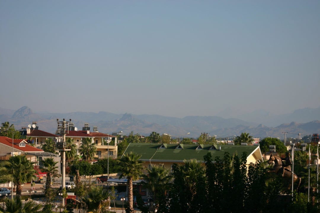 Ausblick vom Zimmer auf die Berge Siam Elegance Hotels & Spa