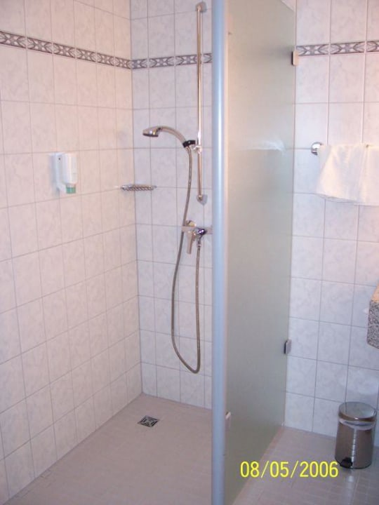 Bad/Dusche elaya hotel frankfurt oberursel