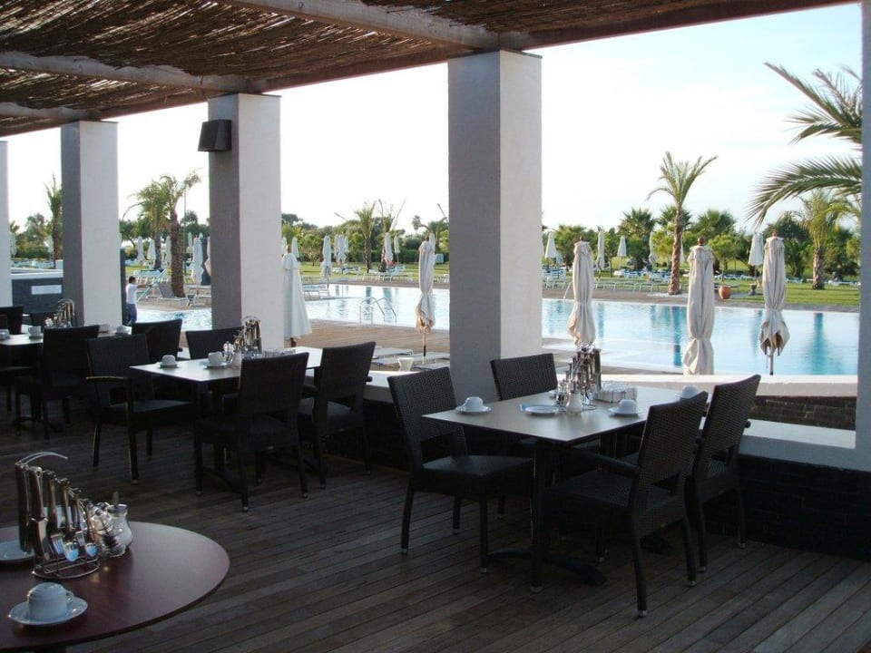 Blick vom Restaurant auf den Pool ROBINSON QUINTA DA RIA
