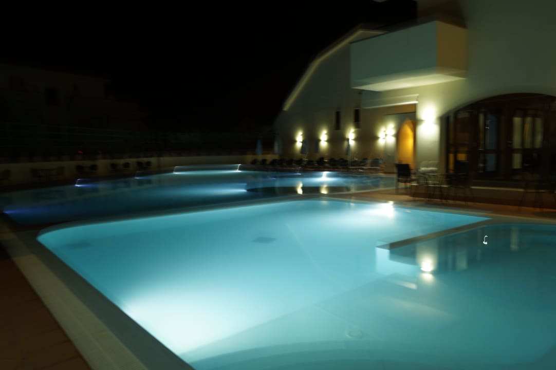 Pool by Night Tropis Hotel
