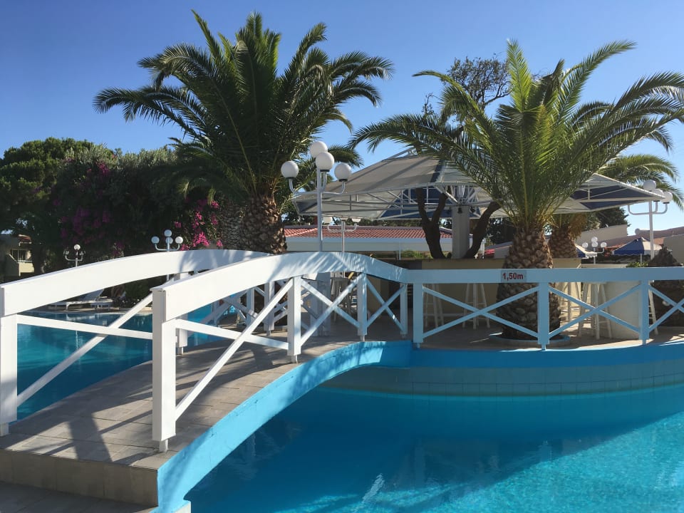 Pool Hotel Filerimos Village