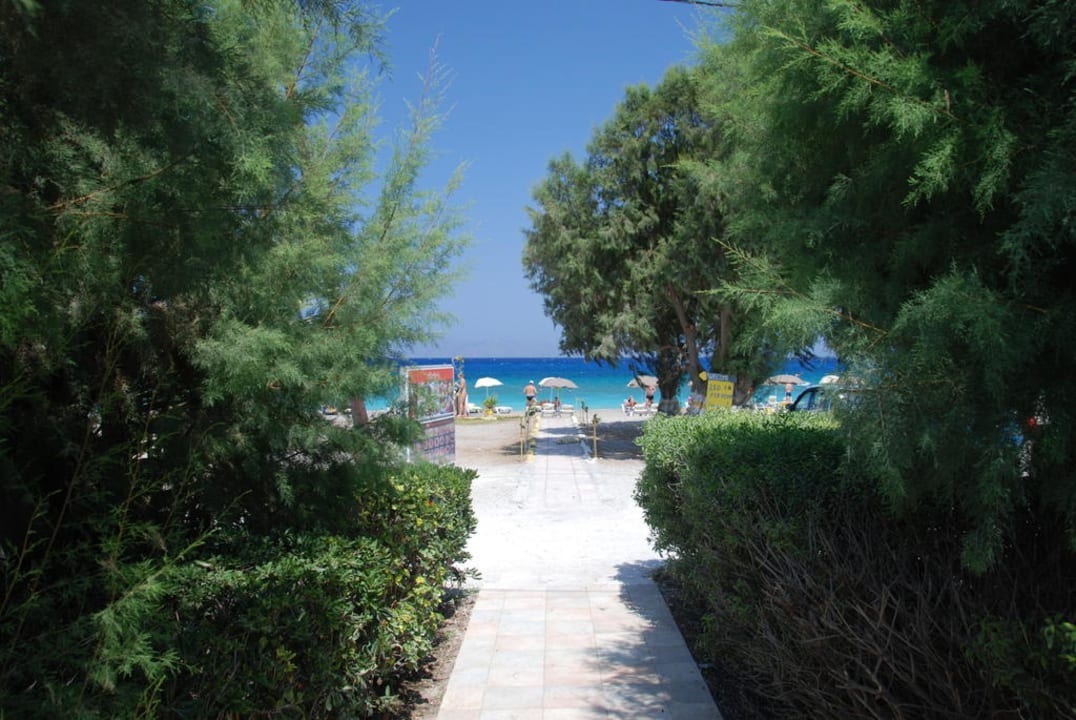 Dojście na plażę Ialyssos Bay