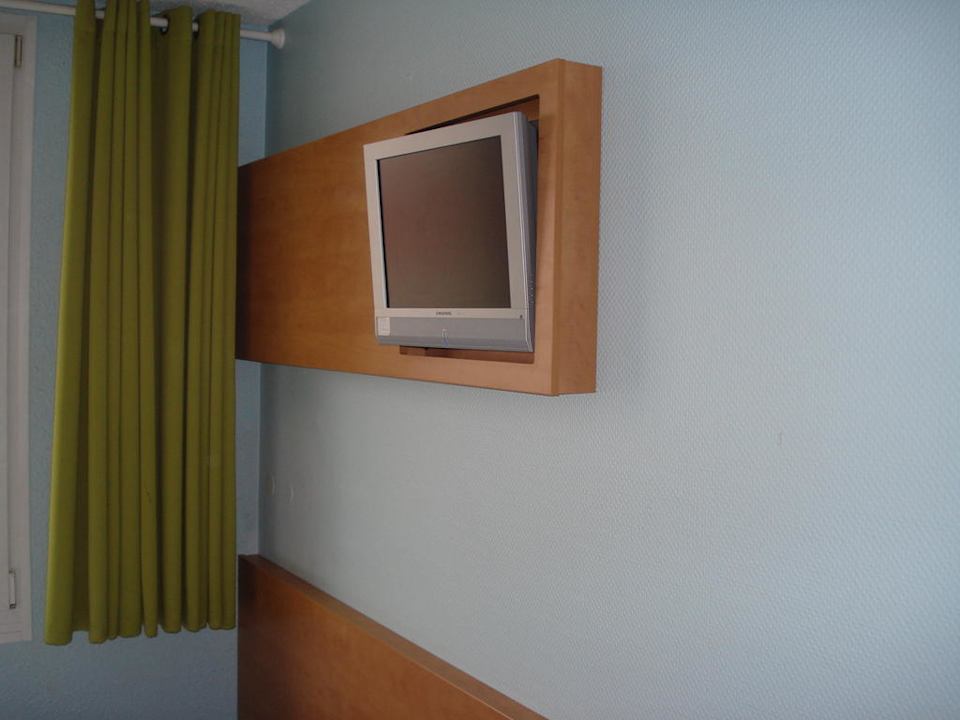 TV B&B Hotel Köln-Airport