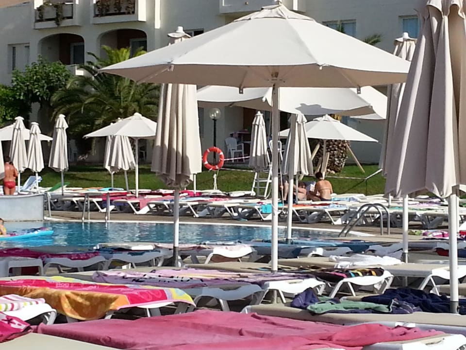 Pool blau punta reina