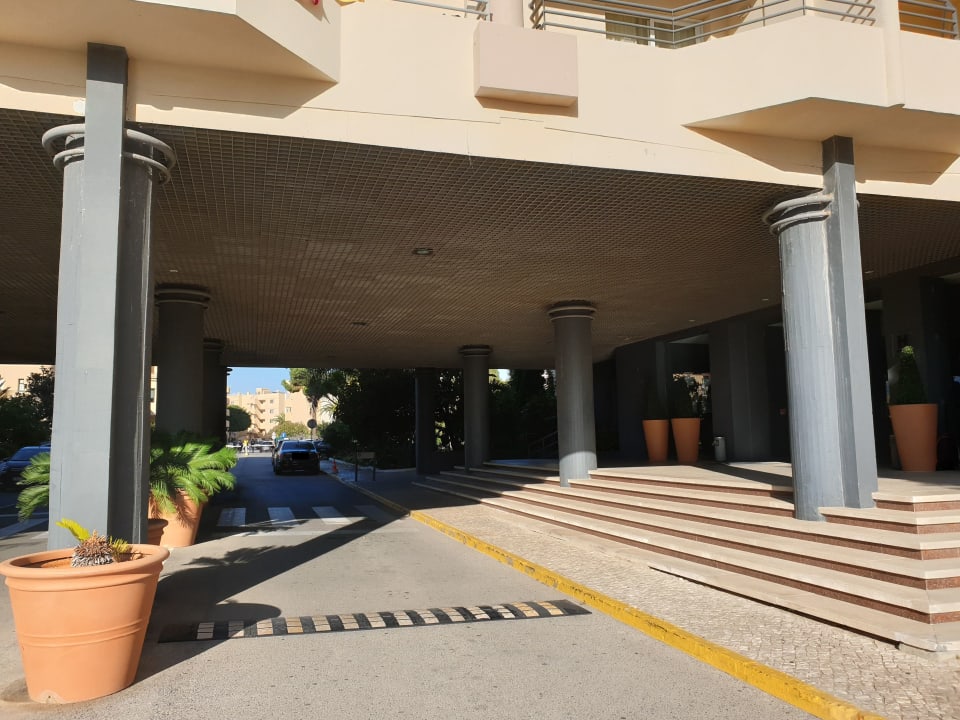 Lobby/Eingang PortoBay Falésia