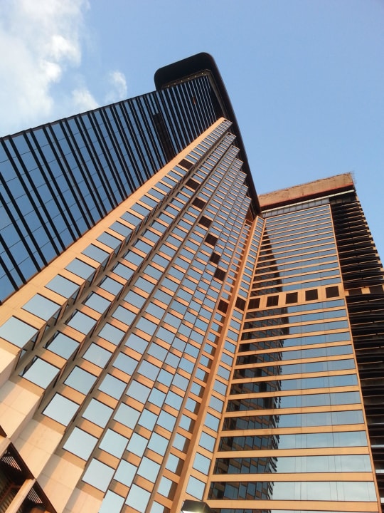 Vom Pool nach oben Hotel Harbour Grand Hong Kong