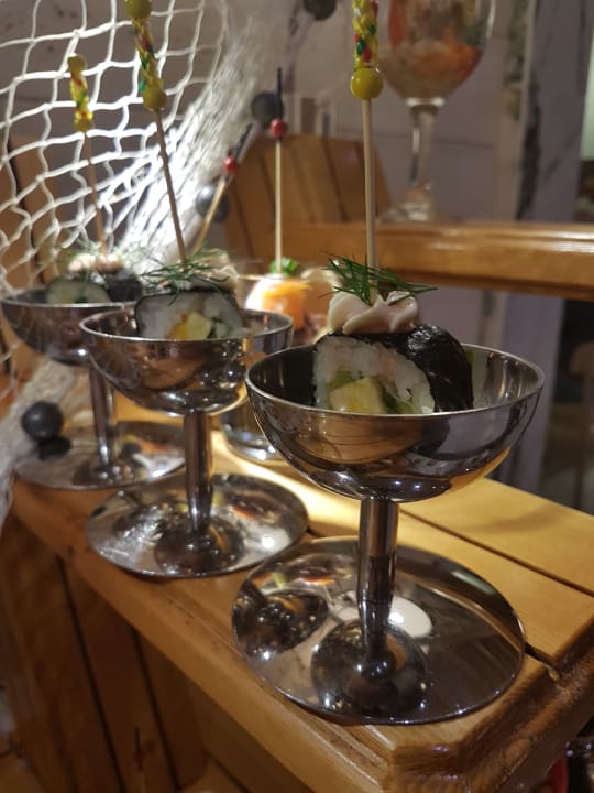 Gastro Acanthus Cennet Barut Collection