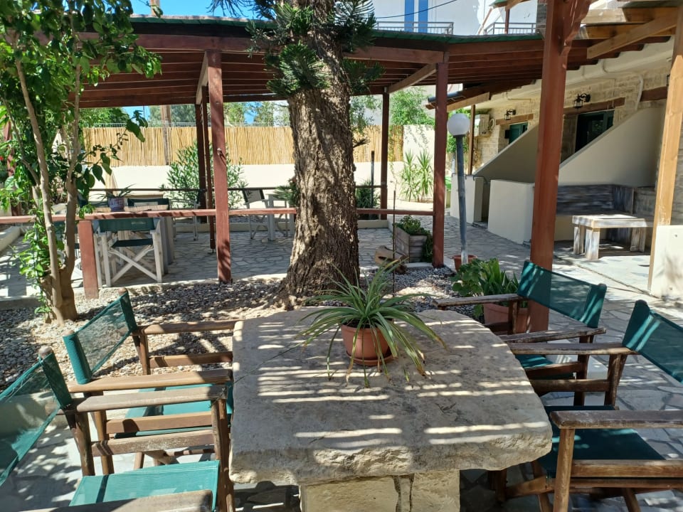 Gartenanlage Apartments und Studios Xenophon