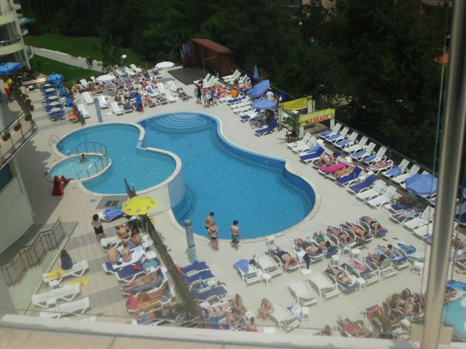 Blick vom Zimmer auch auf den Pool Park Hotel Golden Beach