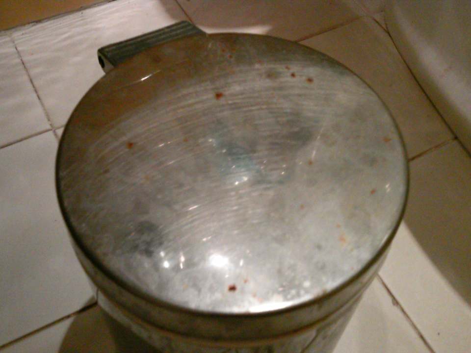 Mülleimer Hotel Nesrine