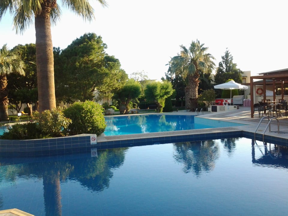 Hauptpool Phãea Cretan Malia