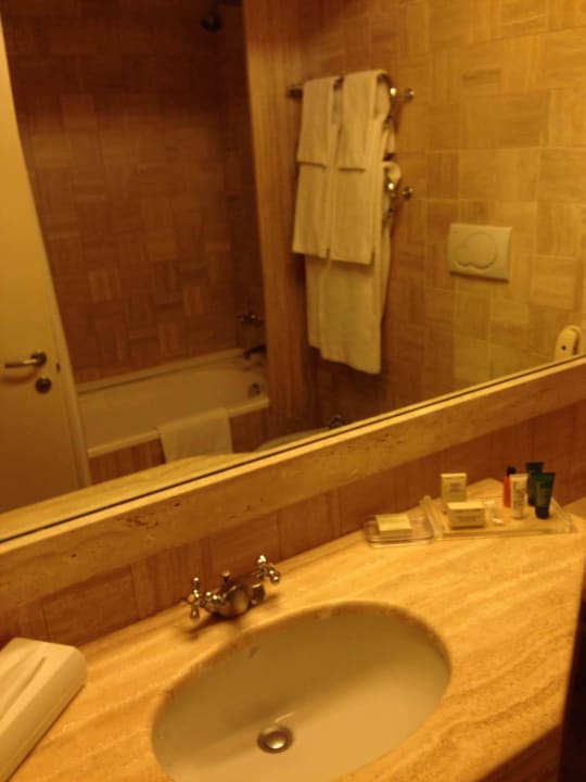 Bad Hilton Rome Airport