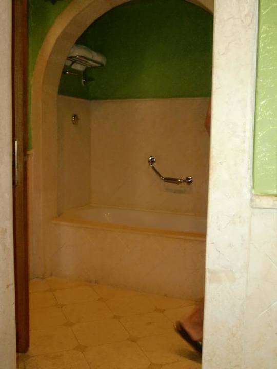 Teil des Bades, die Wanne Makadi Palace