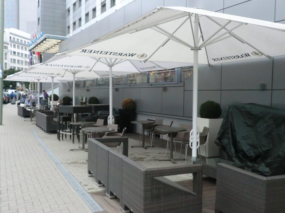 Gastgarten TITANIC Comfort Berlin Mitte