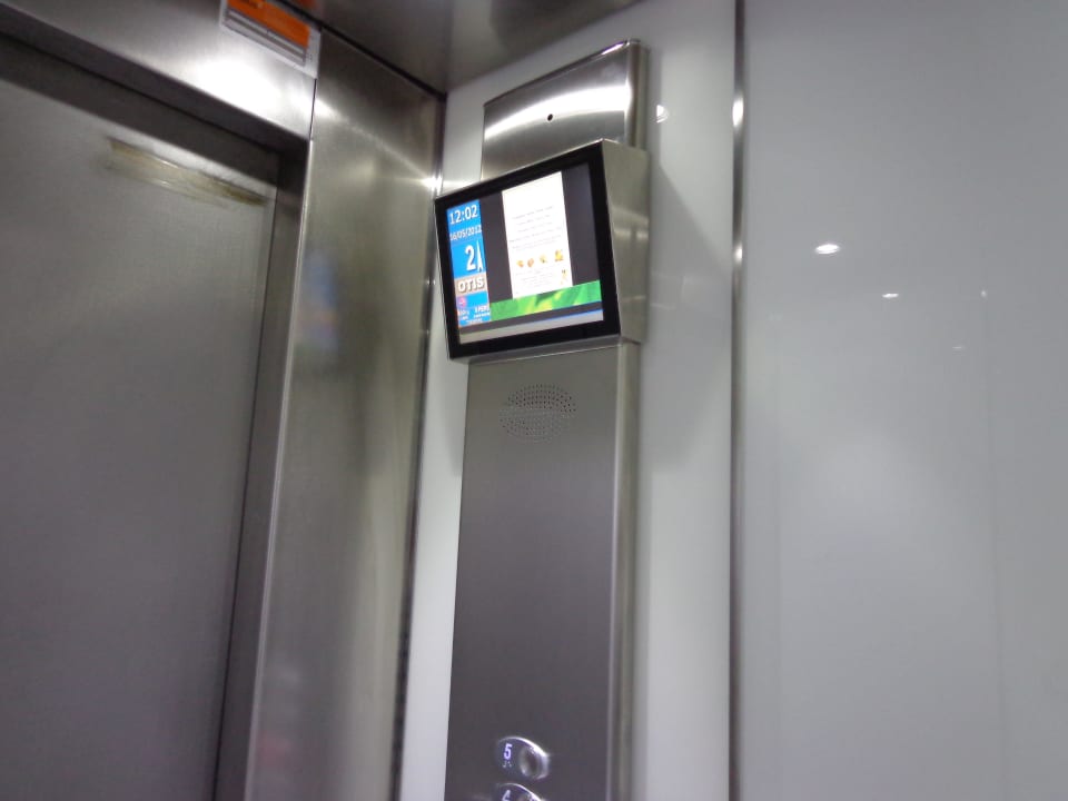 Im Lift, kleiner Bildschirm Aparthotel Ivory Playa
